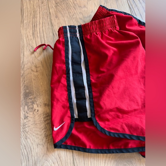 NIKE/UA/Gap Fit Shorts Bundle of 4 Women’s Running Shorts Lined Athletic Shorts - Picture 8 of 16